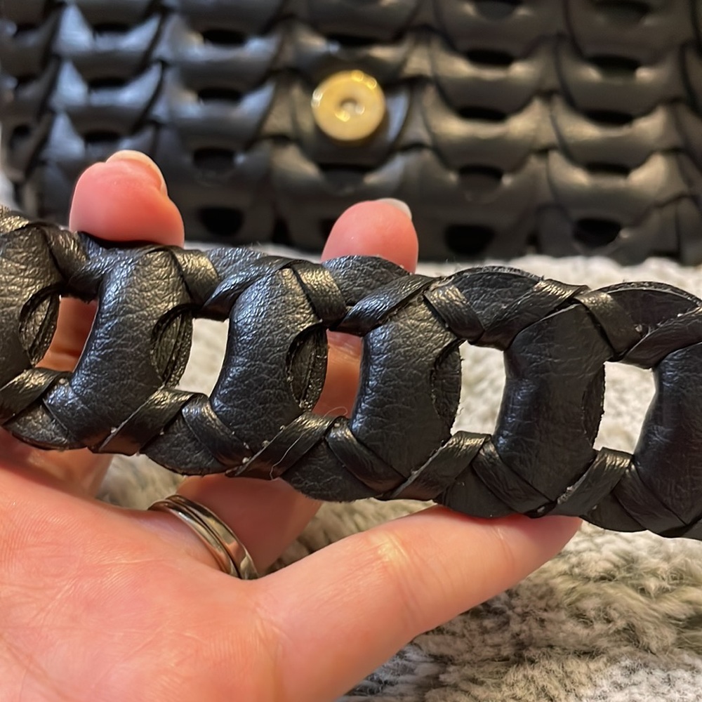 Black Woven Purse - Picture 5 of 9